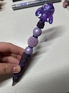 Stitch refillable beaded pen